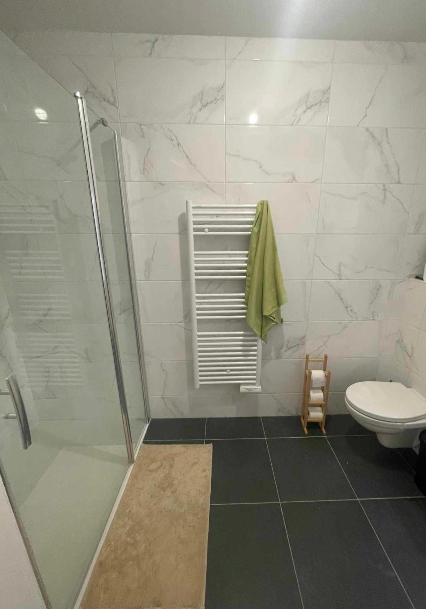 New & Serene II 1 Bedroom Appartement Near La Defense Paris Parking And Fibre Сюрен Экстерьер фото